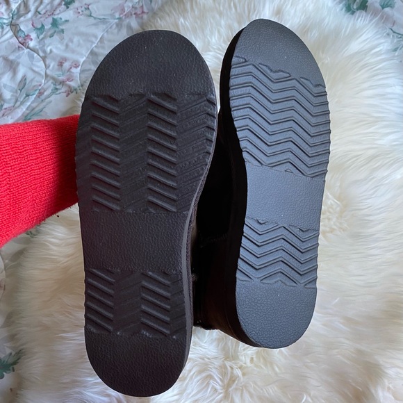 New Expression faux Uggs Sheepskin style boots brand new - Picture 3 of 8